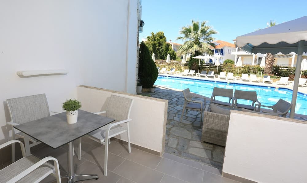 Hotel Tropical, Terrace/patio