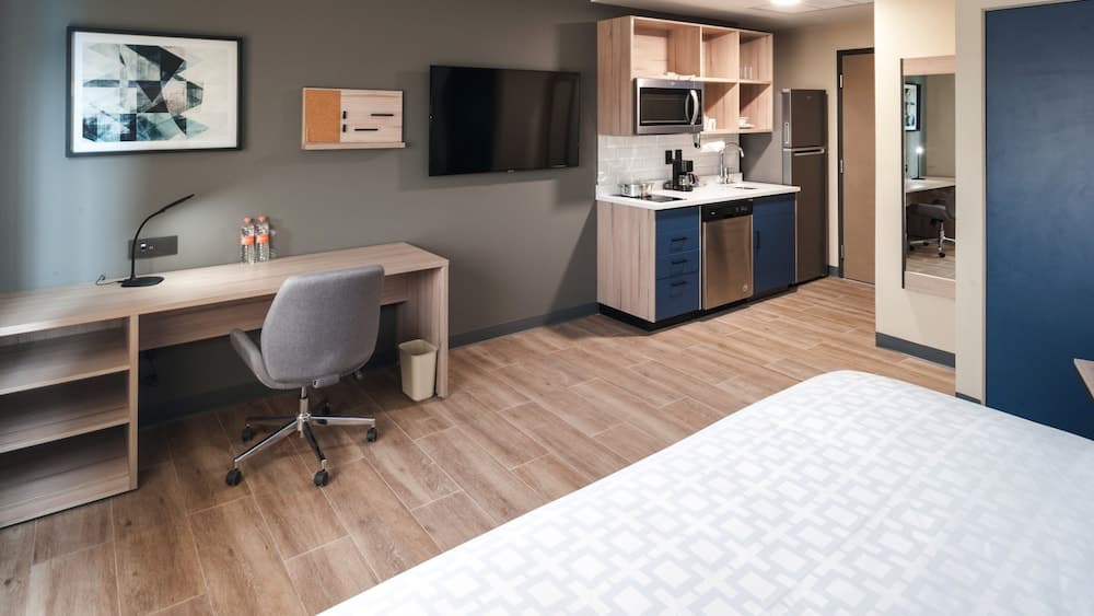 Candlewood Suites Guadalajara Galerias by IHG, Room