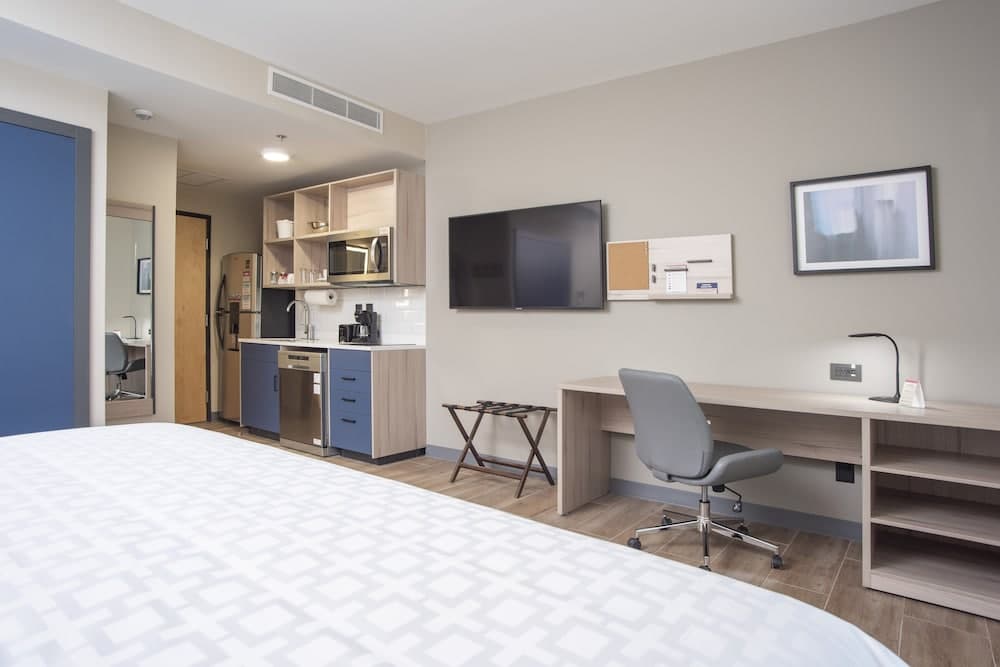 Candlewood Suites Guadalajara Galerias by IHG, Room