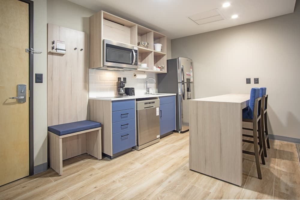 Candlewood Suites Guadalajara Galerias by IHG, Room