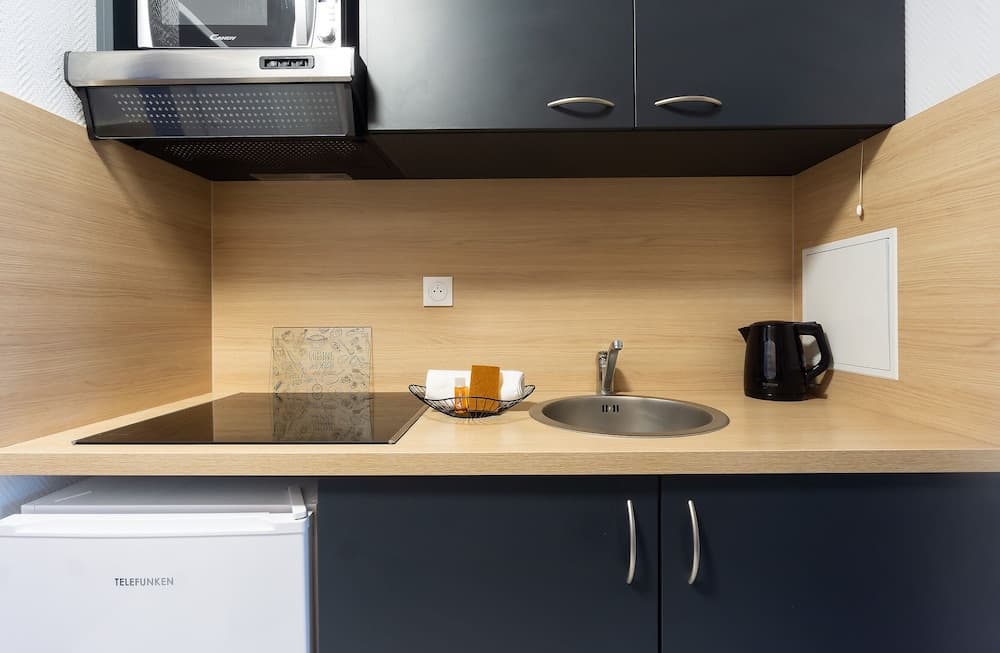 City Residence PARIS SAINT-MAURICE, Private kitchen