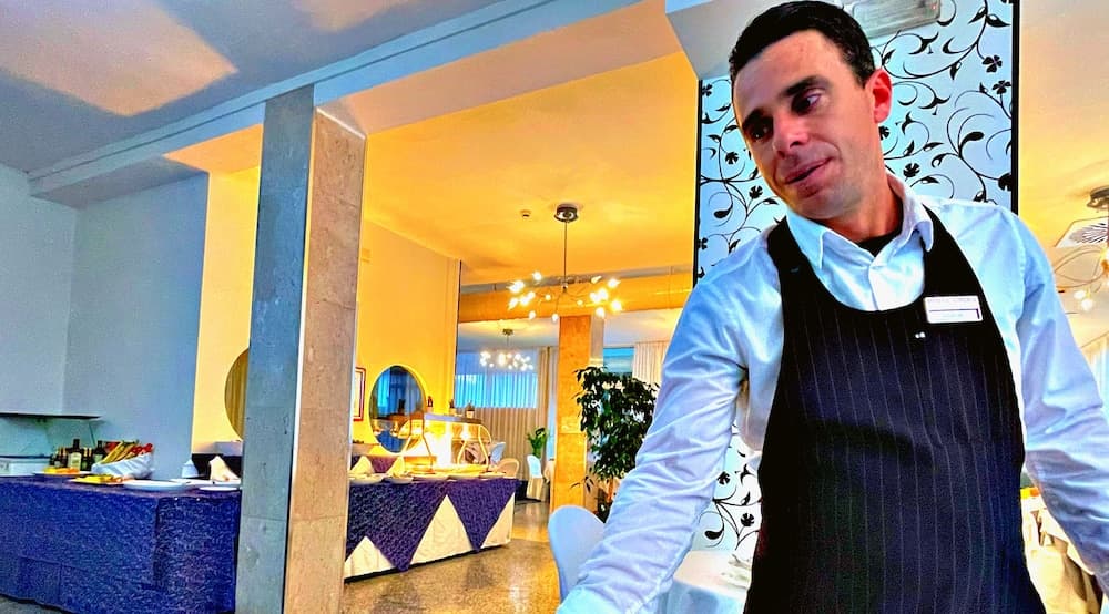 Hotel Ambra, Food court