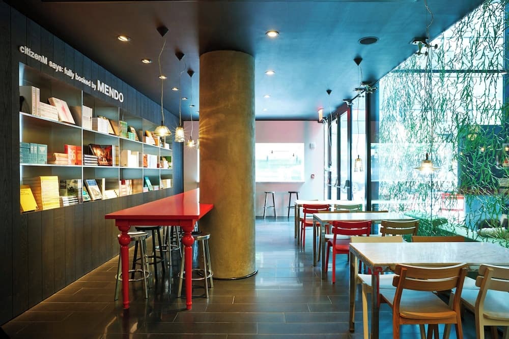 citizenM New York Times Square, Lobby