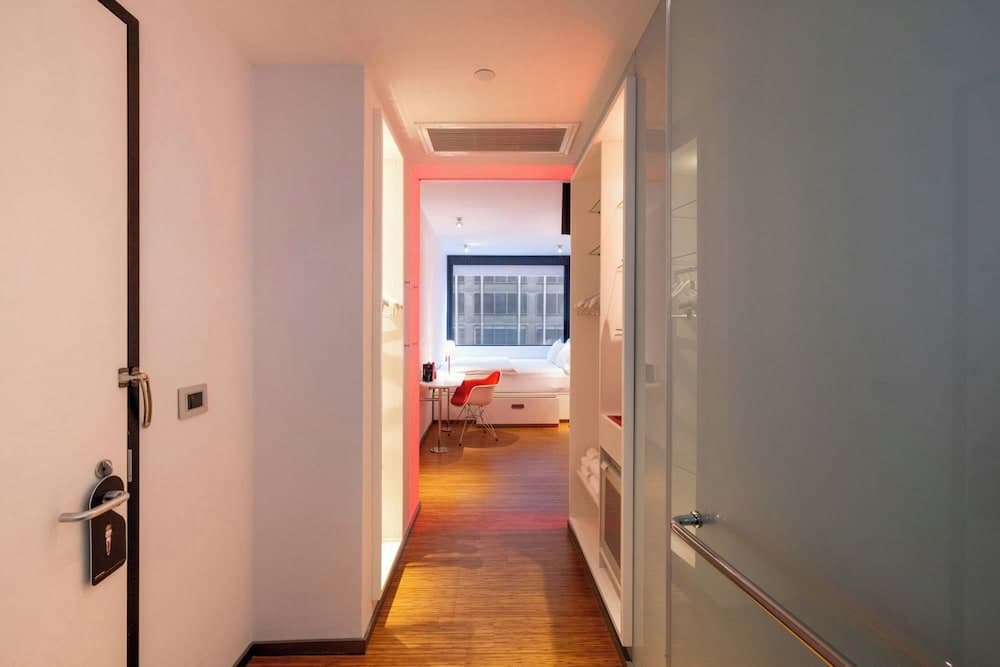 citizenM New York Times Square, Room
