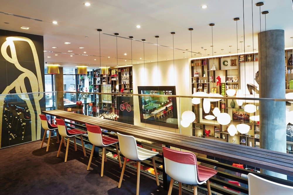 citizenM New York Times Square, Lobby