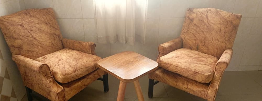 ShaMool Inn Hotel, Lobby sitting area