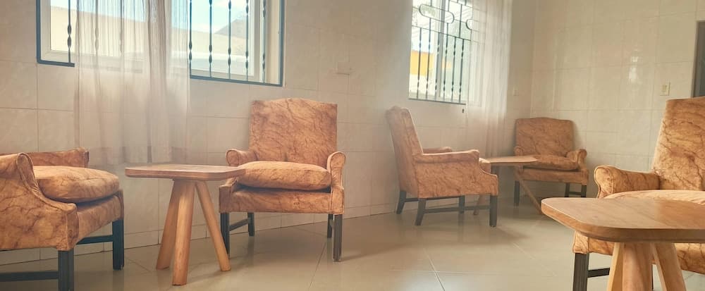 ShaMool Inn Hotel, Lobby sitting area