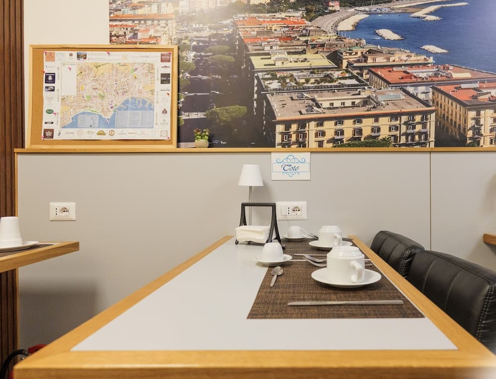 Hotiday Room Collection - Napoli Botanique, Breakfast area