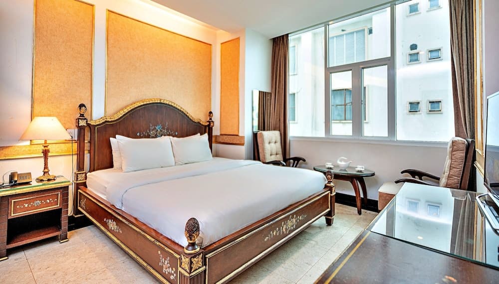 S79 Residences 345AB Apartment, Room