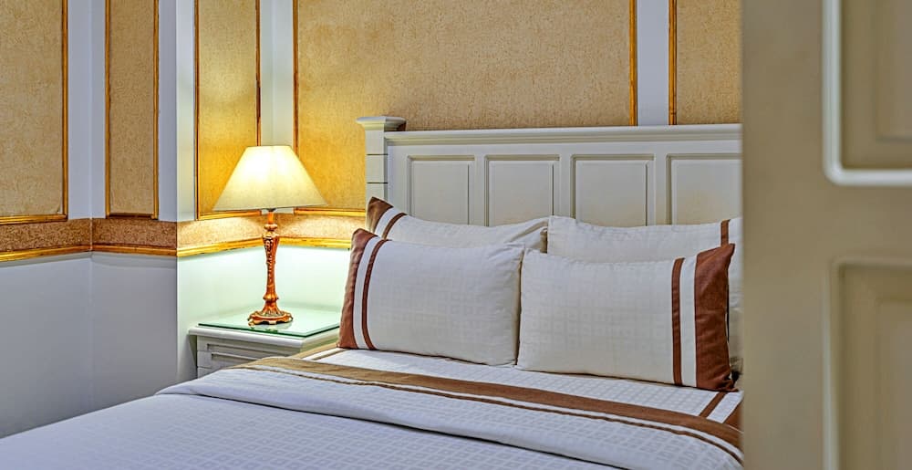 S79 Residences 345AB Apartment, Room