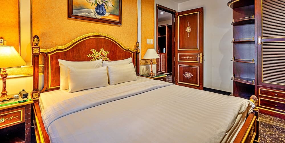 S79 Residences 345AB Apartment, Room