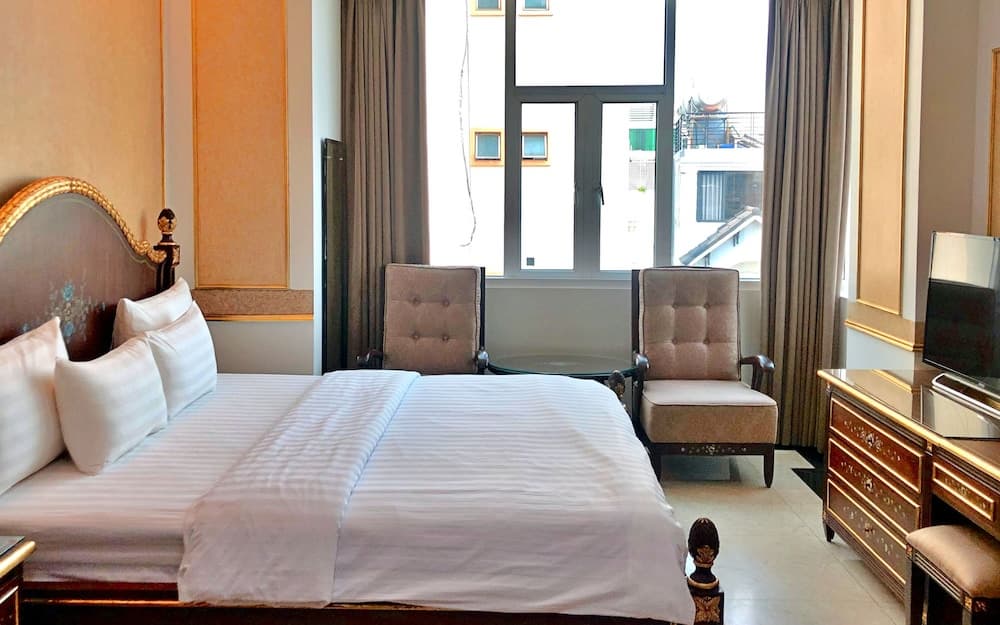 S79 Residences 345AB Apartment, Room