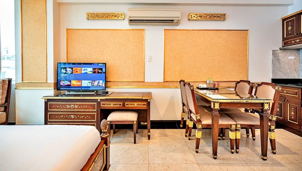 S79 Residences 345AB Apartment, Room