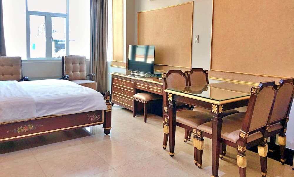 S79 Residences 345AB Apartment, Room