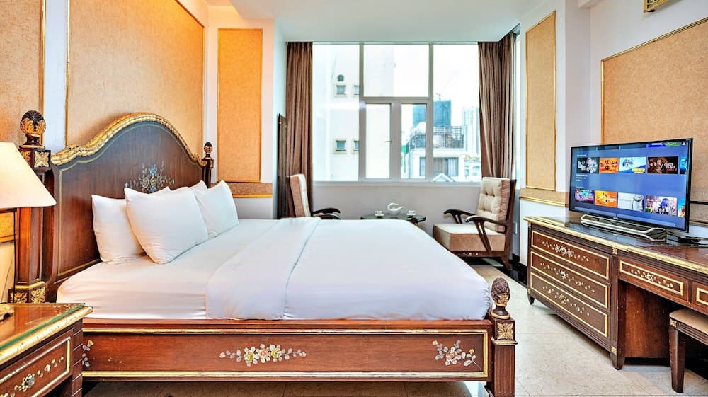 S79 Residences 345AB Apartment, Room