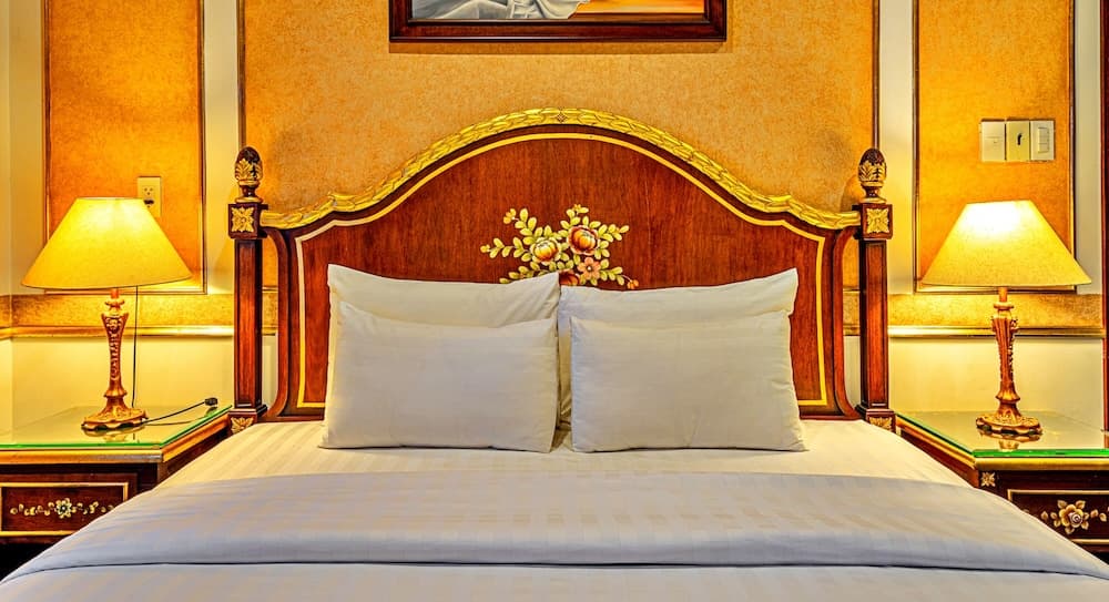 S79 Residences 345AB Apartment, Room