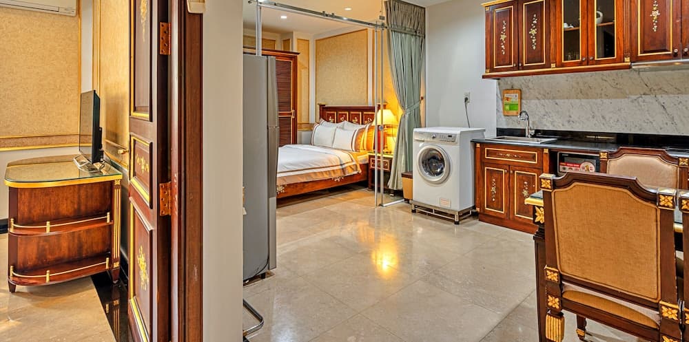 S79 Residences 345AB Apartment, Private kitchen