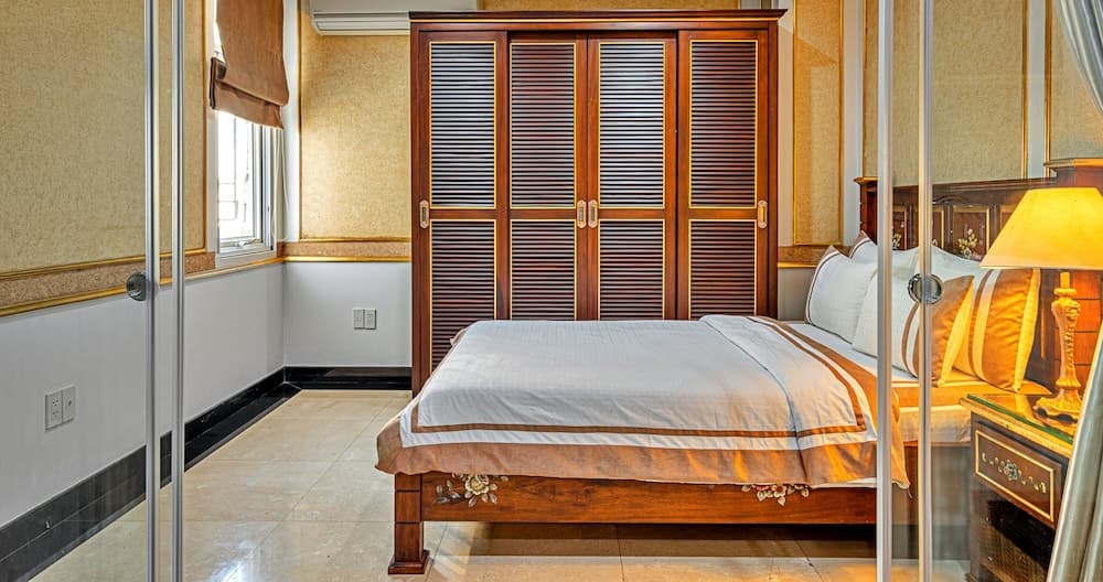 S79 Residences 345AB Apartment, Room