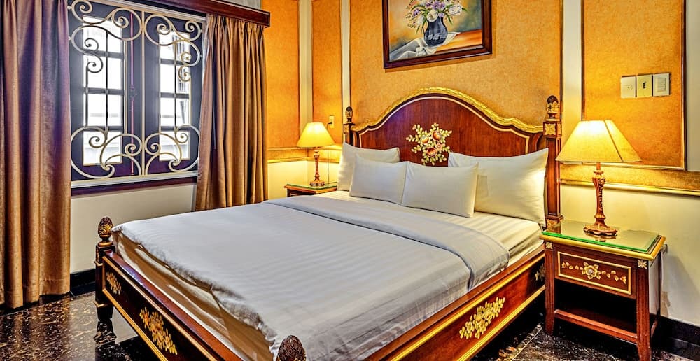 S79 Residences 345AB Apartment, Room