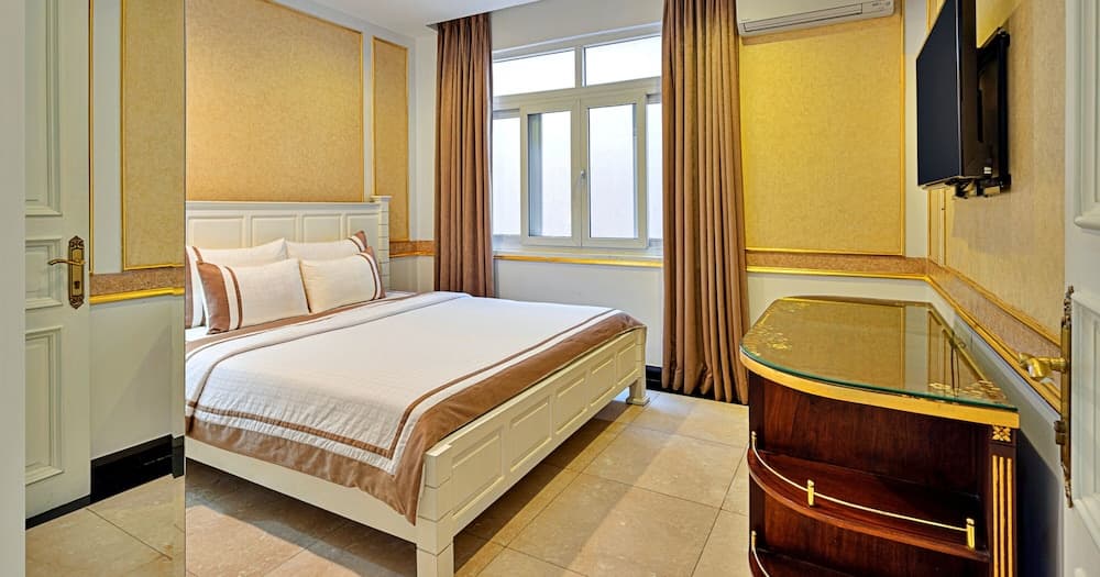 S79 Residences 345AB Apartment, Room