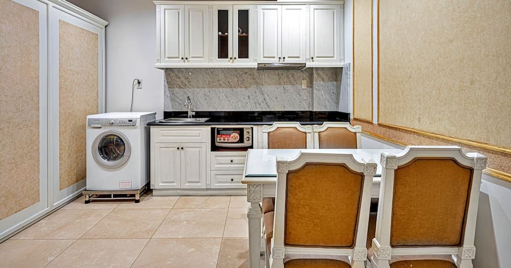 S79 Residences 345AB Apartment, Private kitchen