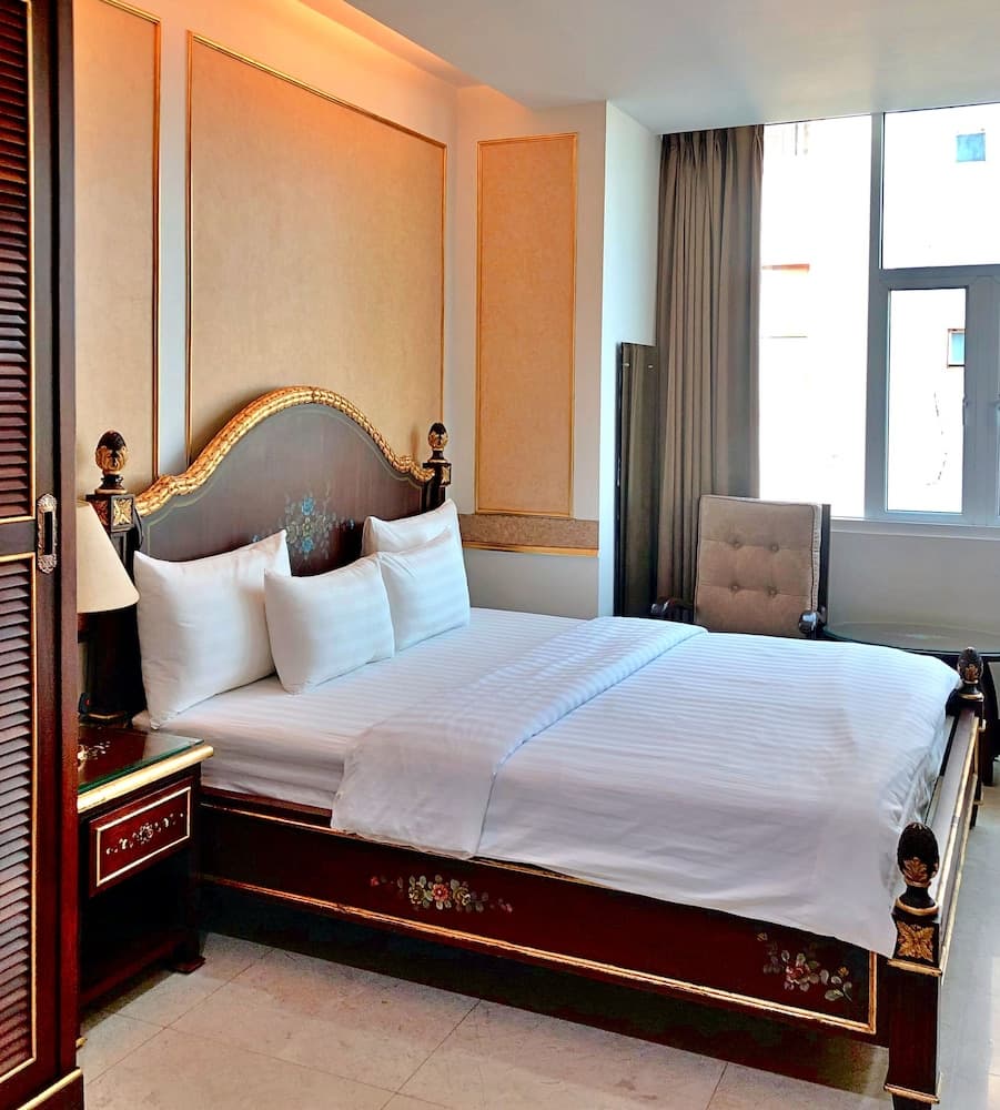 S79 Residences 345AB Apartment, Room