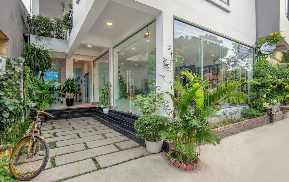 Della Luna Hotel Tam Coc, Front of property