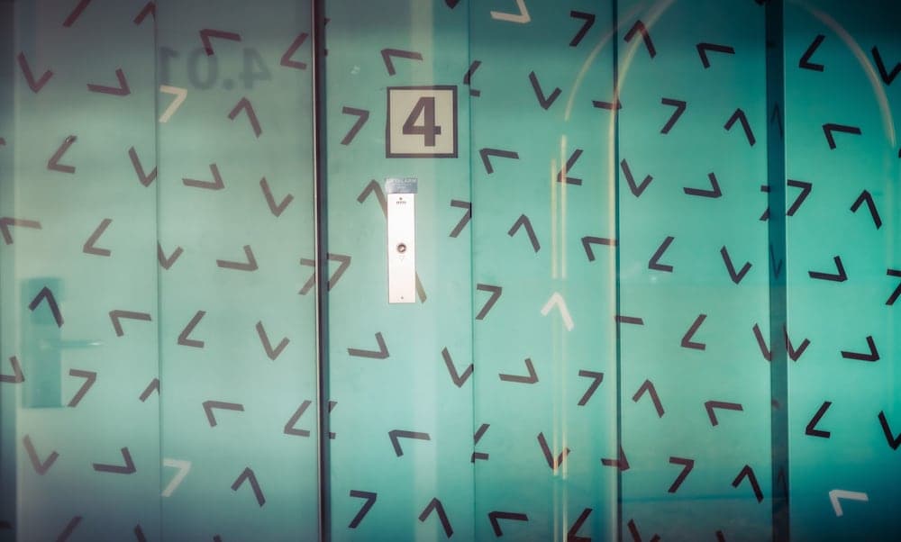 Urban Hotel The Golden Stork, Elevator