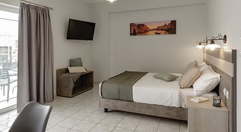 Zilean Apartment Airport by Airstay, Room