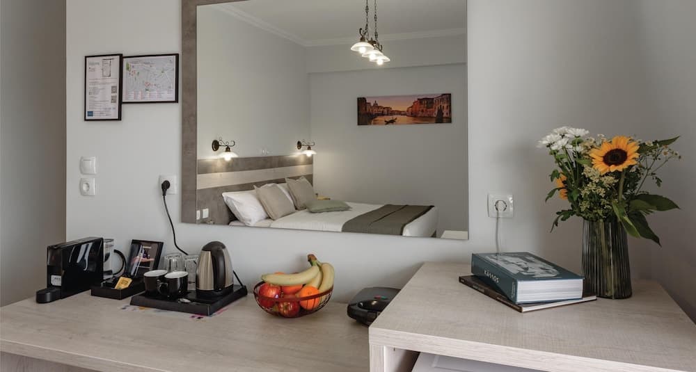 Zilean Apartment Airport by Airstay, Room