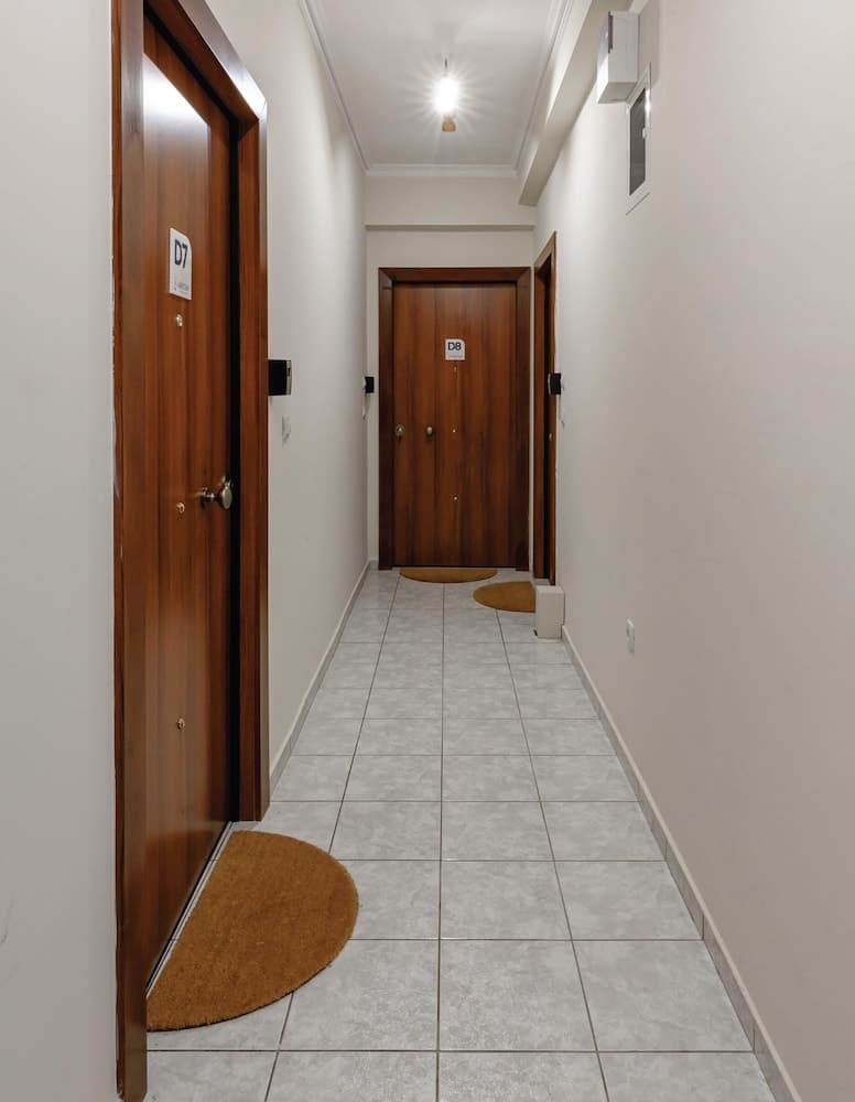 Zilean Apartment Airport by Airstay, Interior