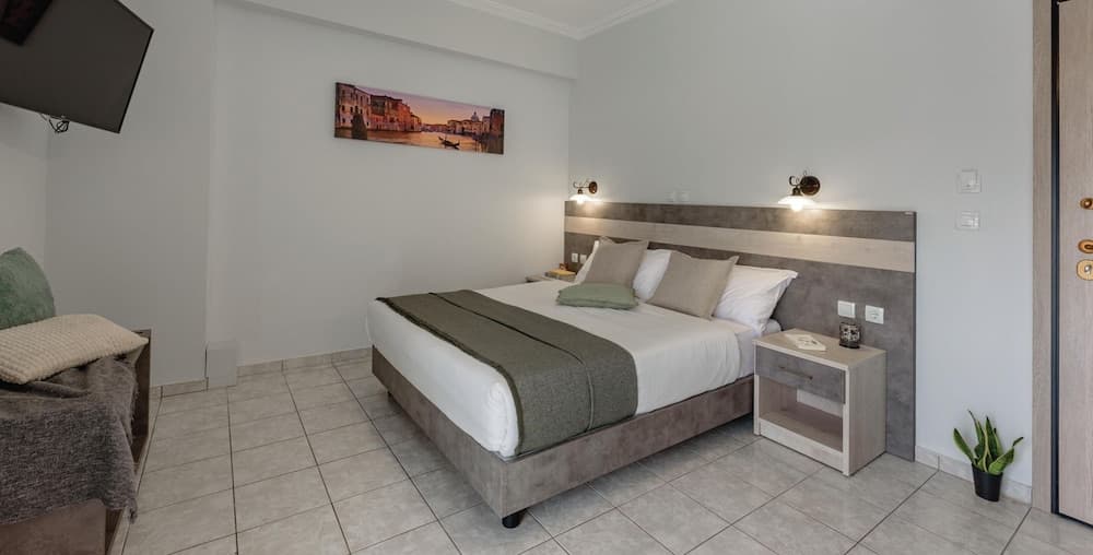 Zilean Apartment Airport by Airstay, Room