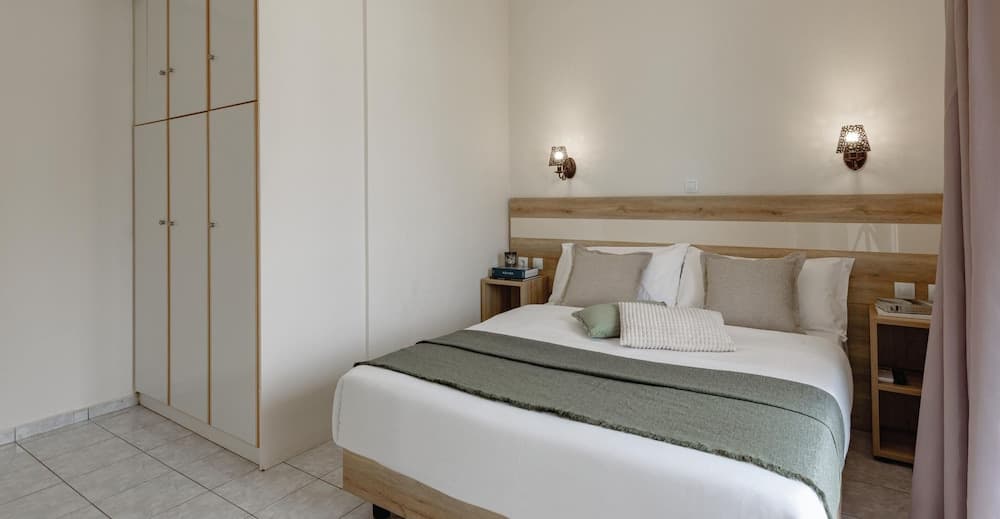 Zilean Apartment Airport by Airstay, Room