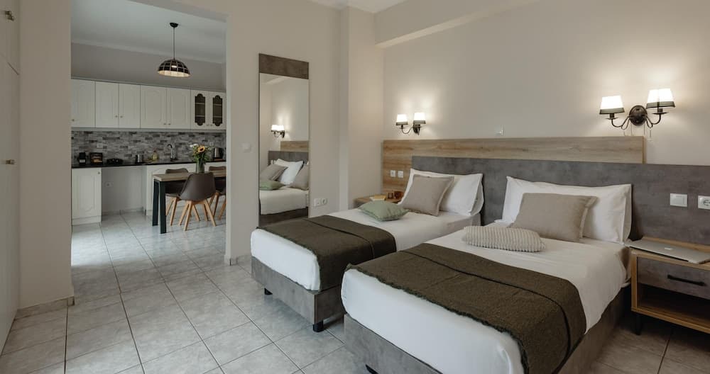 Zilean Apartment Airport by Airstay, Room