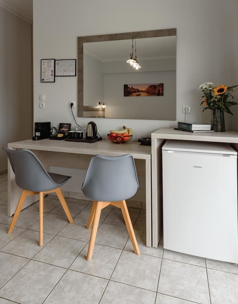 Zilean Apartment Airport by Airstay, Room