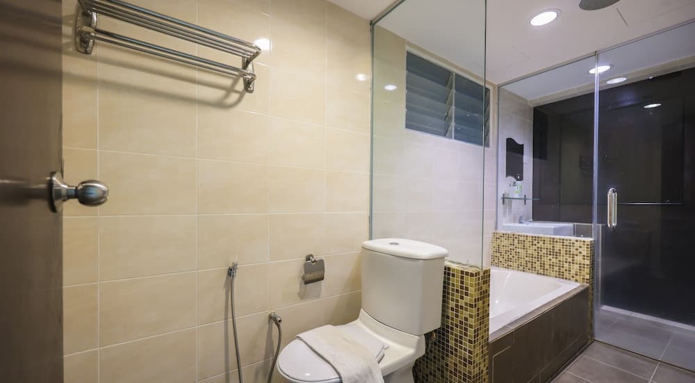 AnyLodge Waterfront Marina Island Pangkor, Bathroom