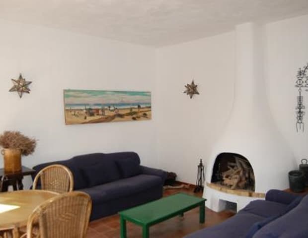 Hotel Conti, Hotel Conti - Living Room