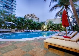 Dorchester Miami Beach Hotel & Suites, Pool