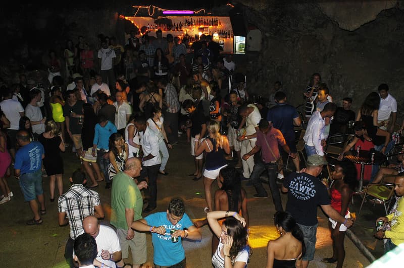 Cubanacan Complejo las Cuevas, Sports and Entertainment