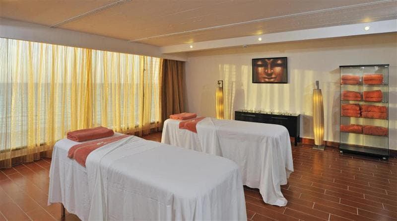 Sol Varadero Beach, Sports and Entertainment