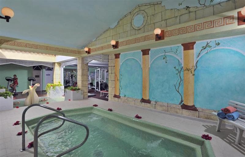 Sol Varadero Beach, Sports and Entertainment