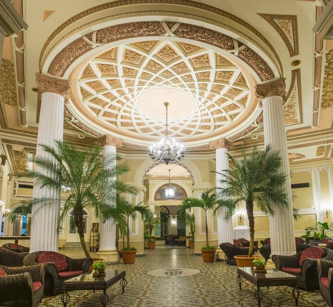 Hotel Plaza, Lobby