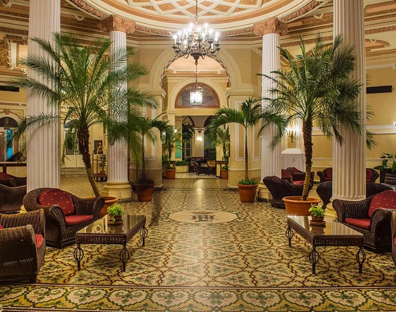Hotel Plaza, Lobby
