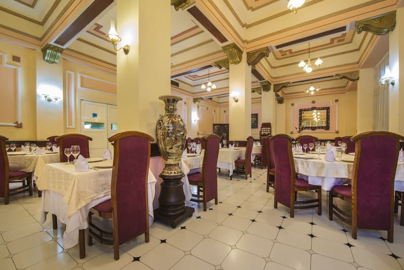 Hotel Plaza, Restaurant