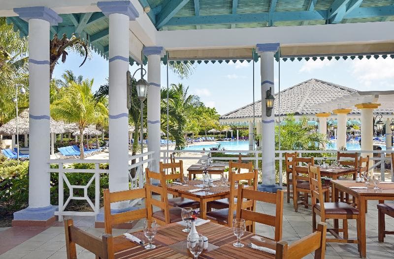 Melia Las Dunas, Bar