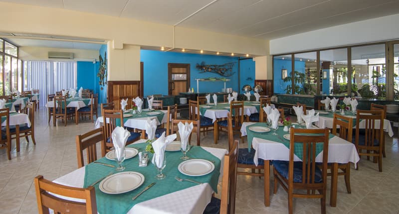 Faro Luna, Restaurant