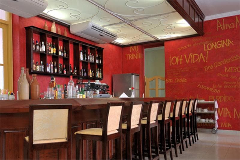Hotel E La Ronda, Bar