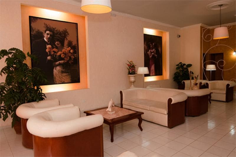 Hotel E La Ronda, Lobby