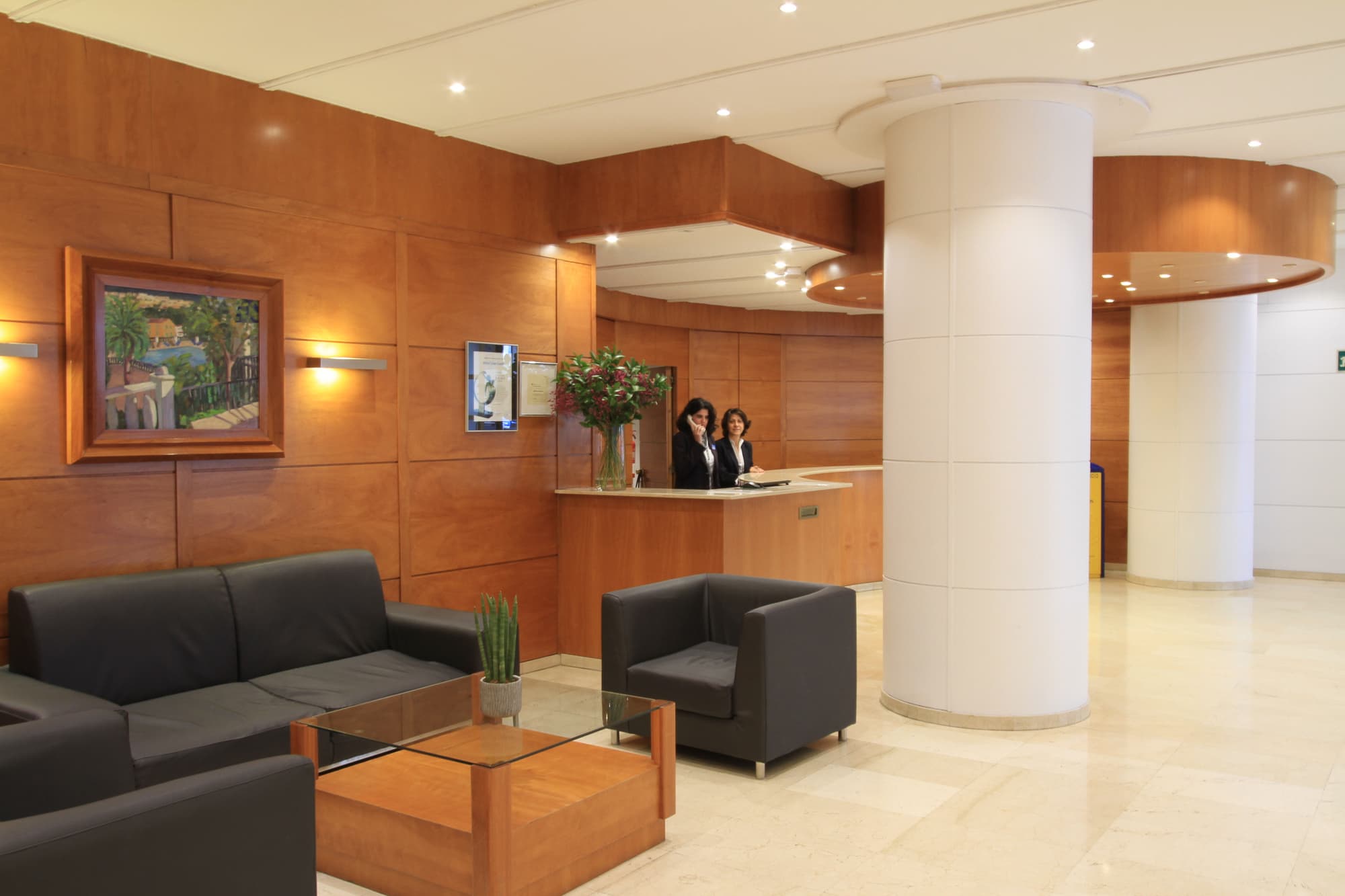 Gran Garbi, Lobby