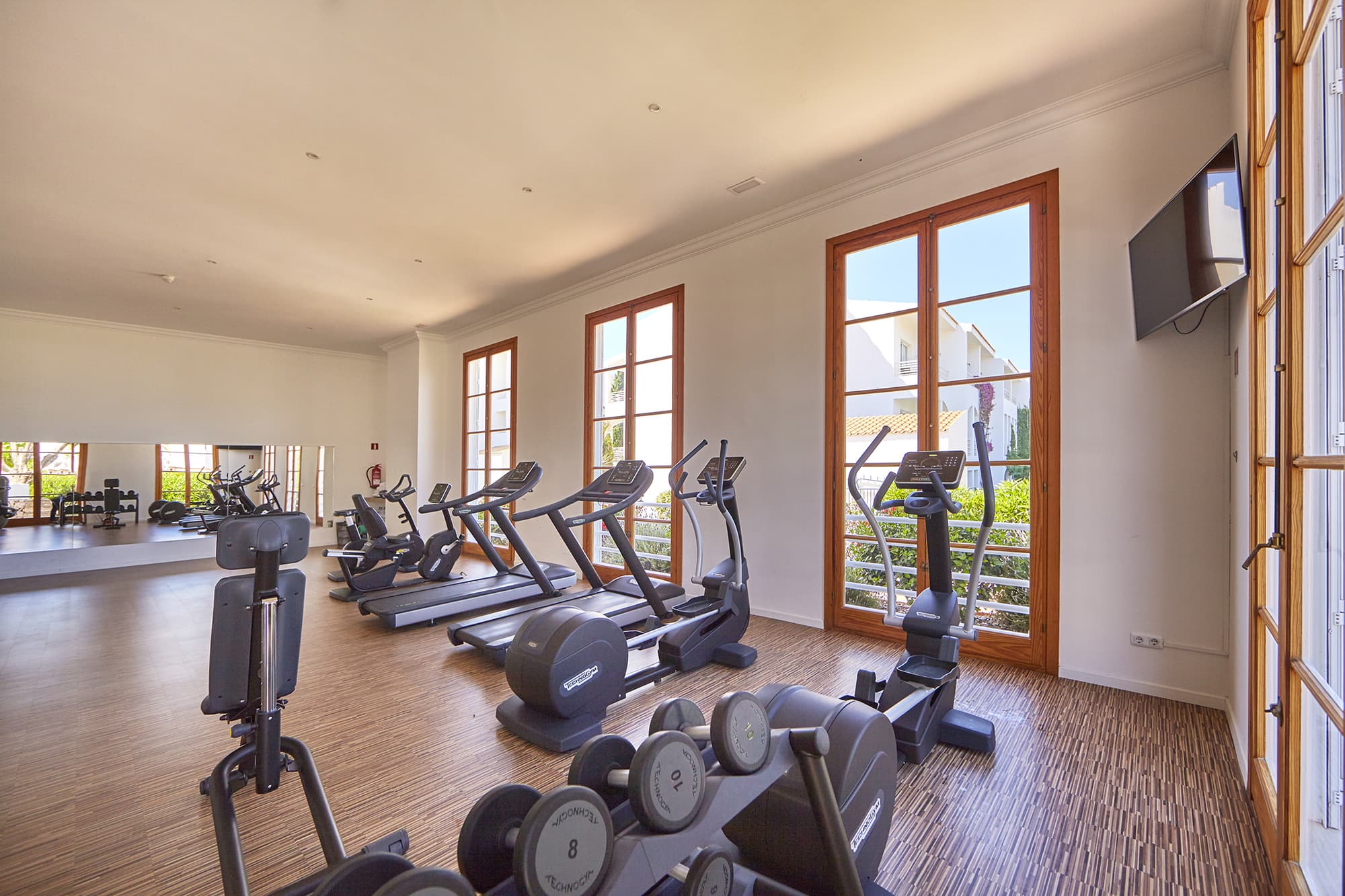 Prinsotel la Caleta, Sports and Entertainment